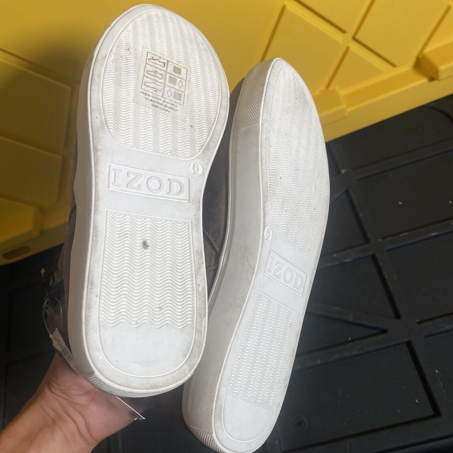 NEW Women's IZOD Mila Zip Ankle Boot Casual Suede Memory Foam Grey Size 6