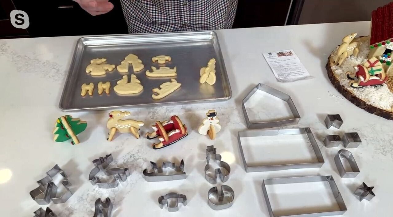 Chicago Metallic 16-Pc 3-D Christmas Cookie Cutter Set