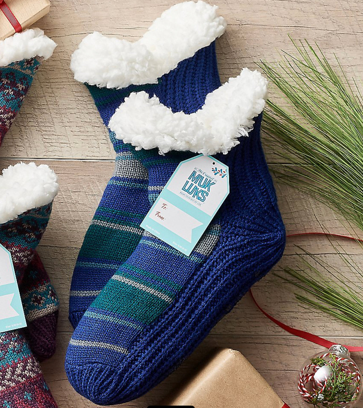 MUK LUKS of Aloe Infused Ankle Cabin Socks One Pair