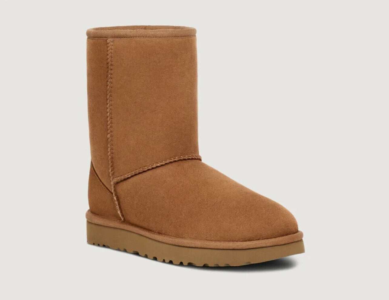 UGG Women's Classic Short II Boots - Chestnut Size 10 - Winter Footwear