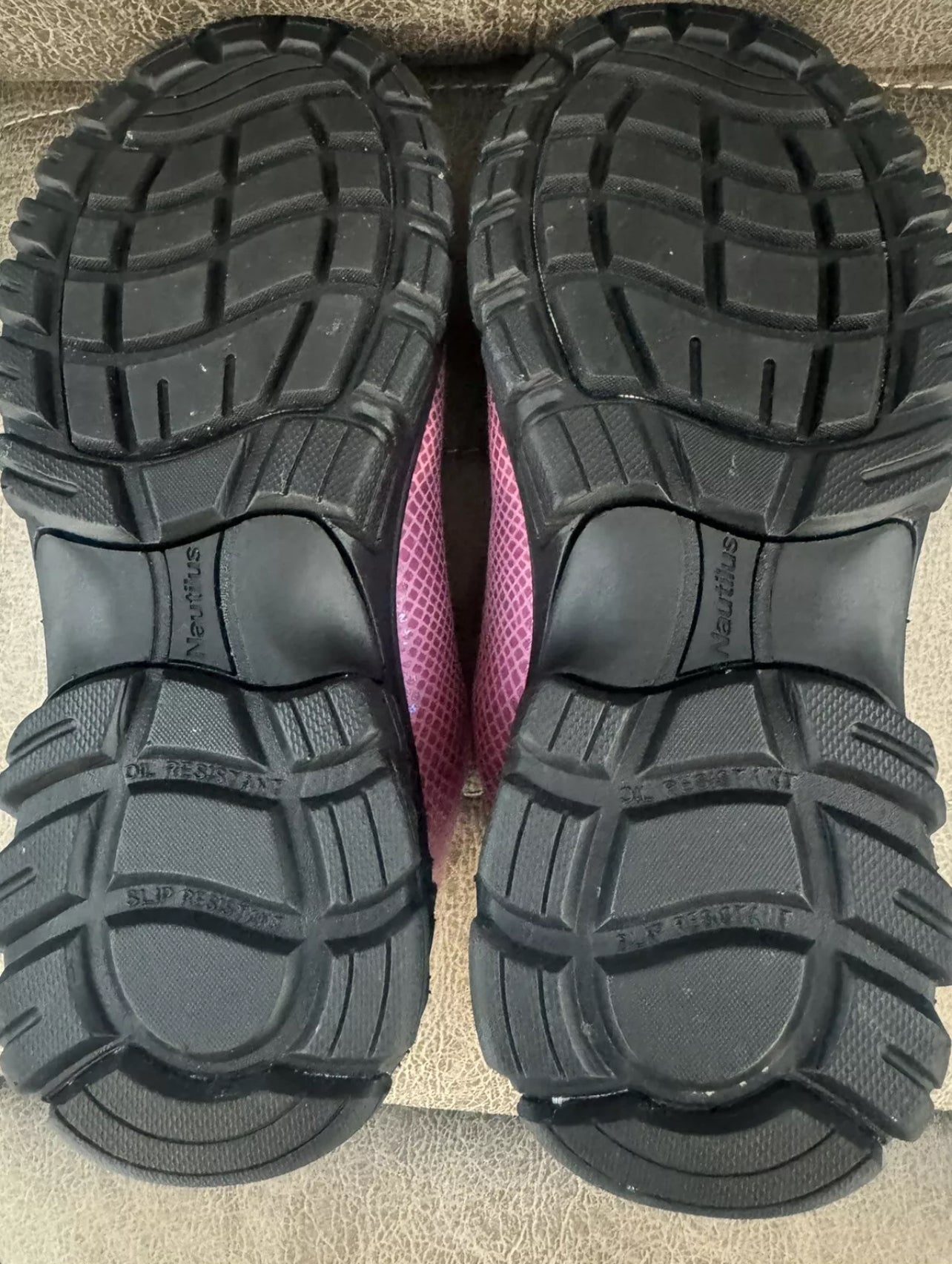 Nautilus Women’s N1077 Safety Shoe Sparkle Pink and Black Size 5Med B Never Worn!