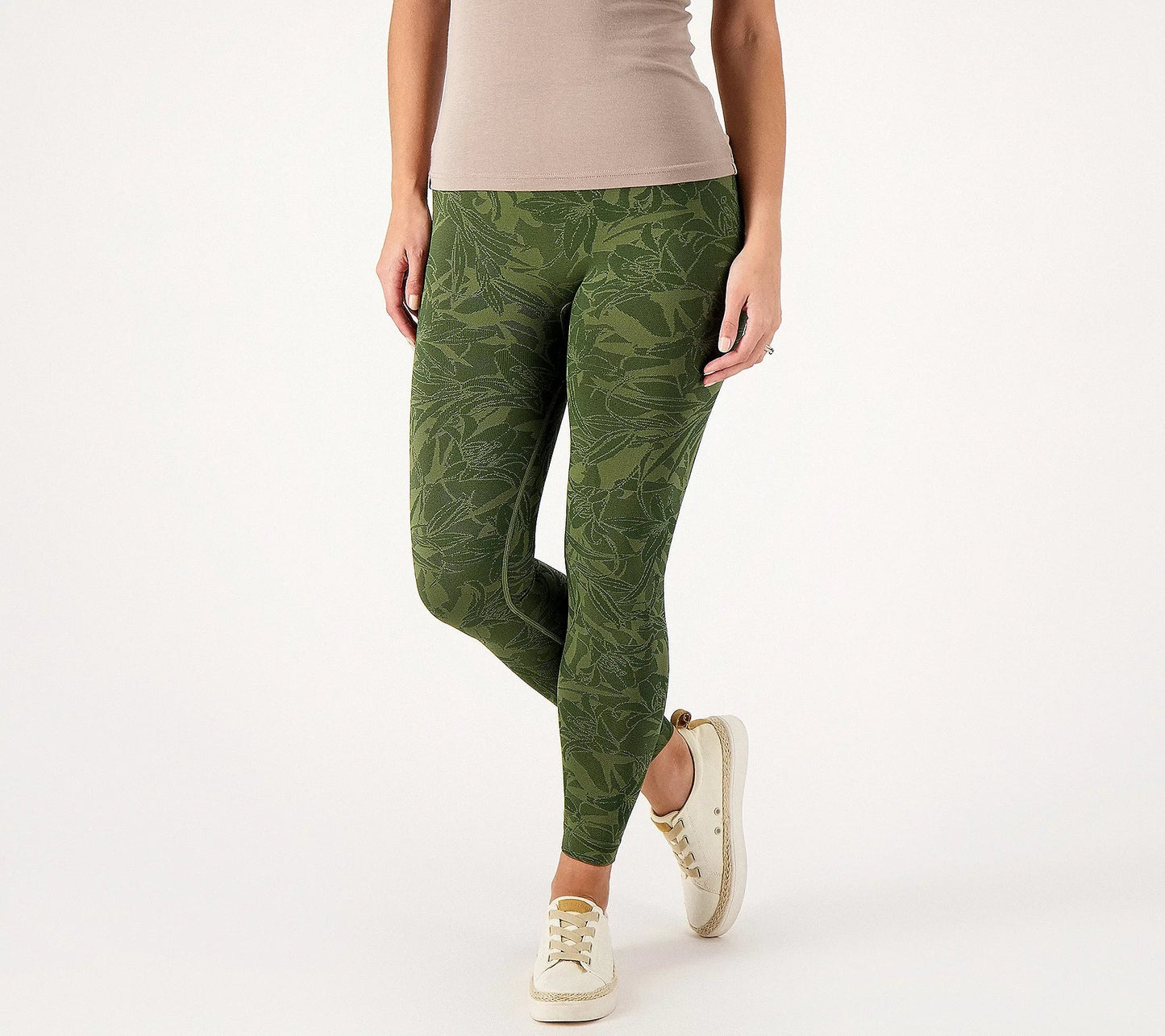 AnyBody Women’s Jacquard Smoothing Legging