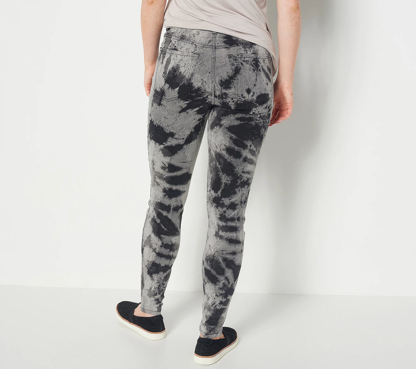 LOGO by Lori Goldstein Women’s Regular Hand Tie-Dye Skinny Jeans