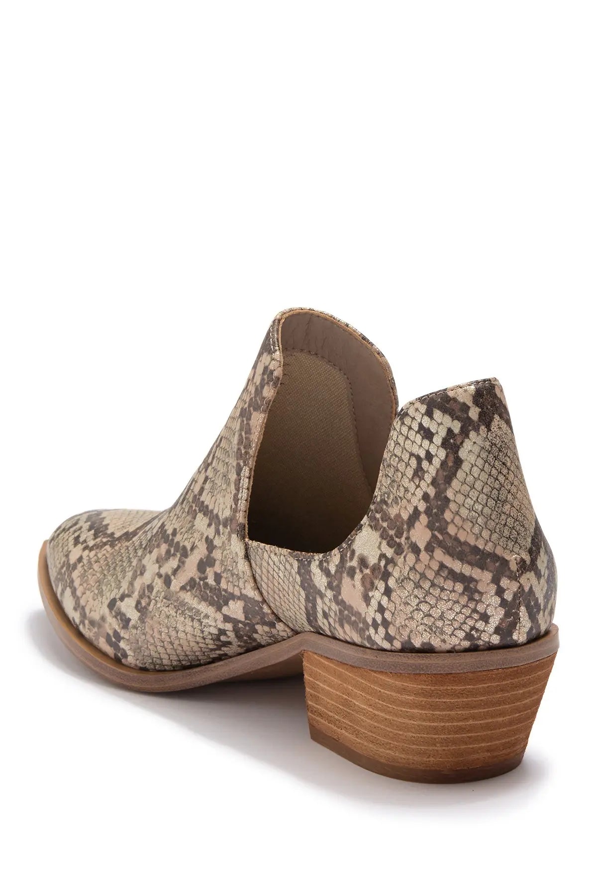 CHINESE LAUNDRY Mali Embossed Vented Pump Cream Size 7