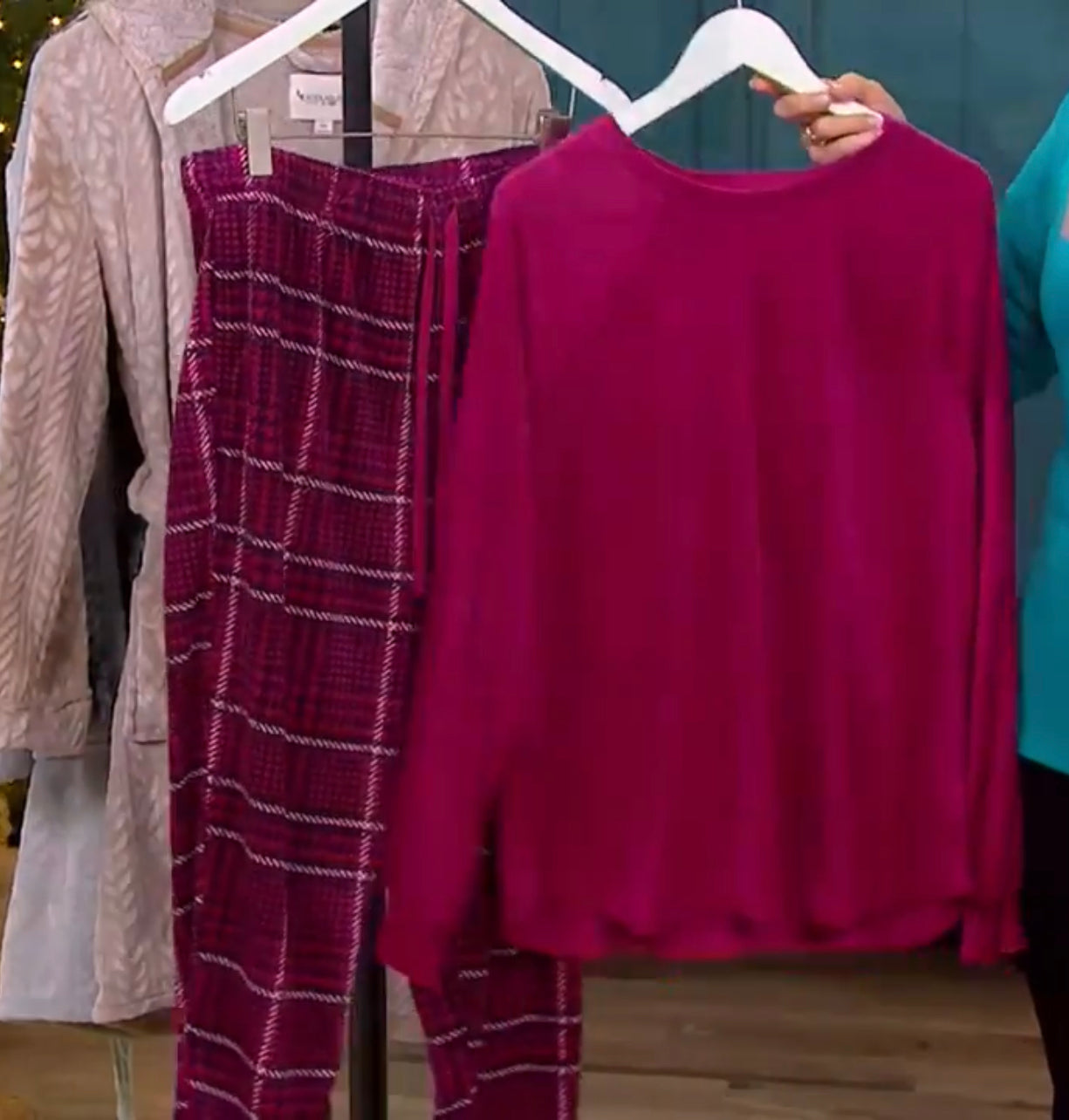 Carole Hochman Petite Silky Velour Long Sleeve with Jogger Women's PJ Set
