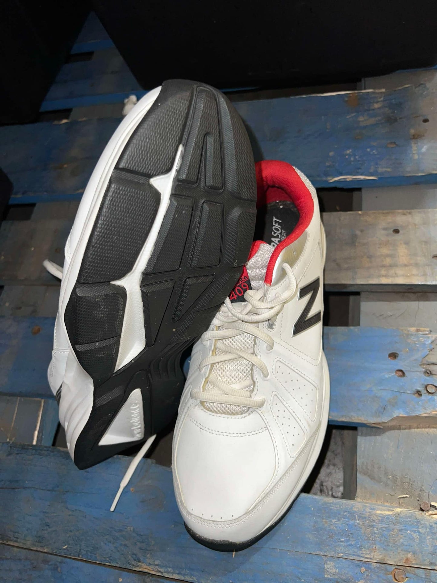 New Balance Men size 13 2E