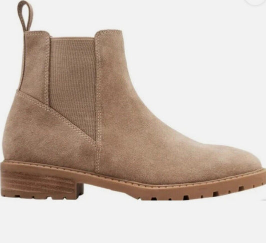 Steve Madden Ladies' Size Short Boot, Tan, New in Box