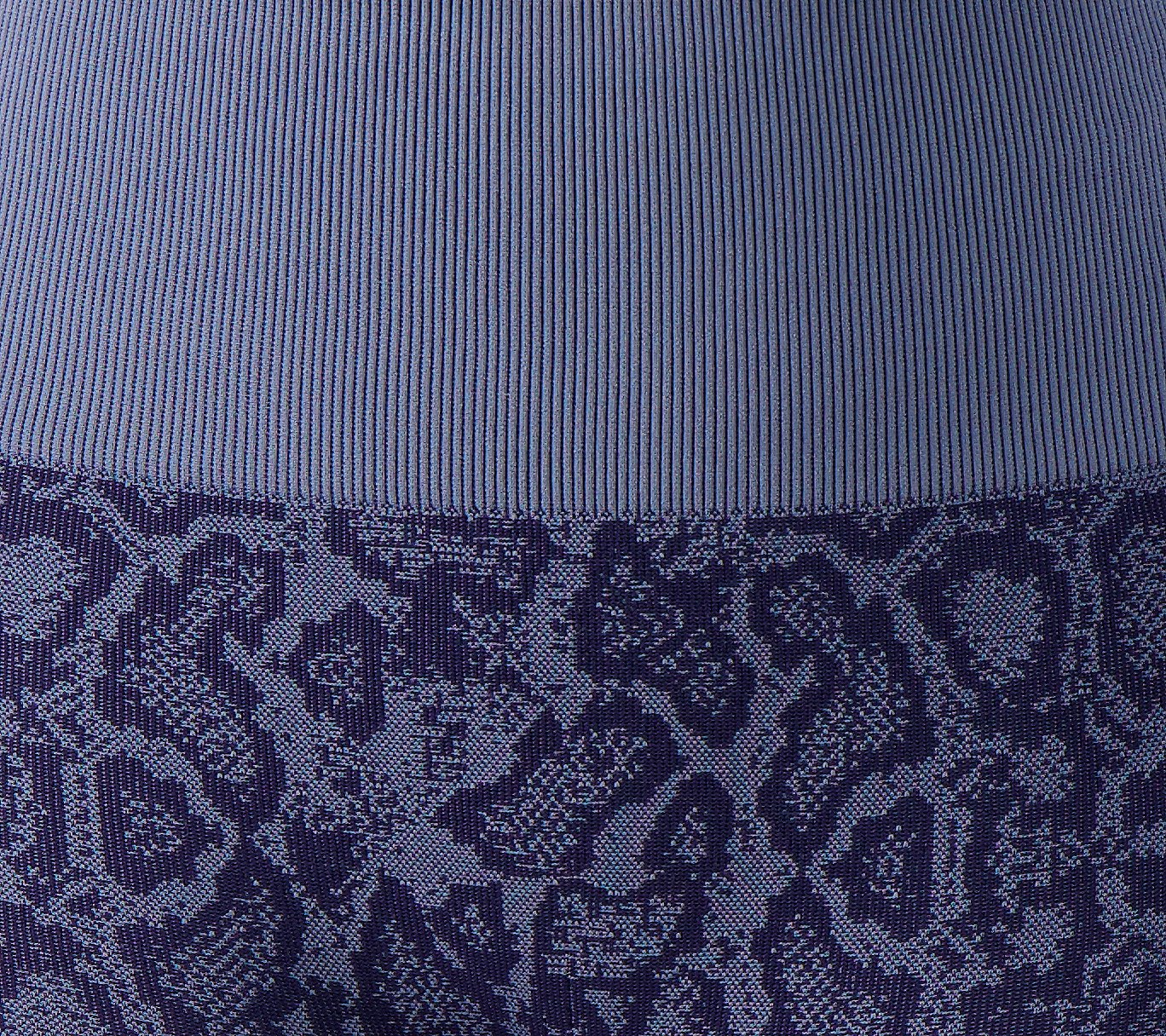 AnyBody Women’s Jacquard Smoothing Legging